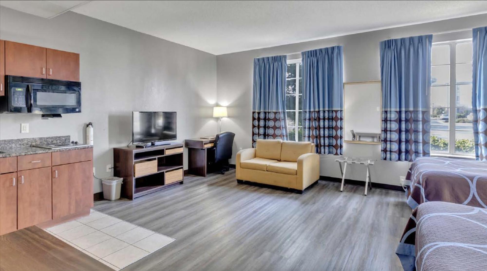 Super 8 By Wyndham Smithfield-Selma Hotell Exteriör bild